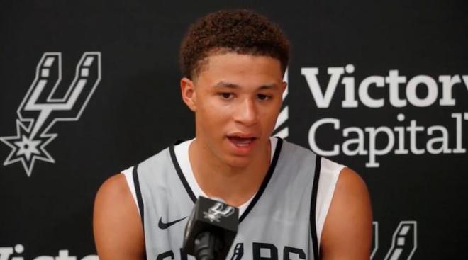 卡特-布萊恩特：人人都想得分，而我想要通過防守贏得出場機會